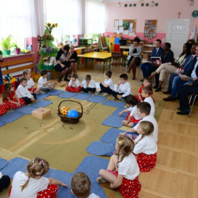 Wizyta LKB w przedszkolu razem z Ambasadorem Angoli w Polsce